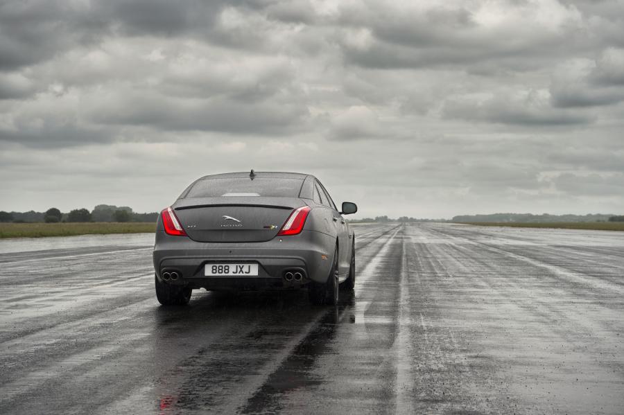  Jaguar XJR575 (X351) 2017 года  (WW) (фото 12 из 46)